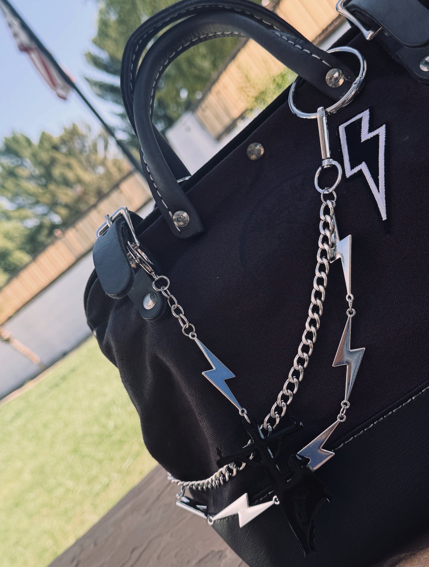 12" Dark Grey Bolt Chain Klein
