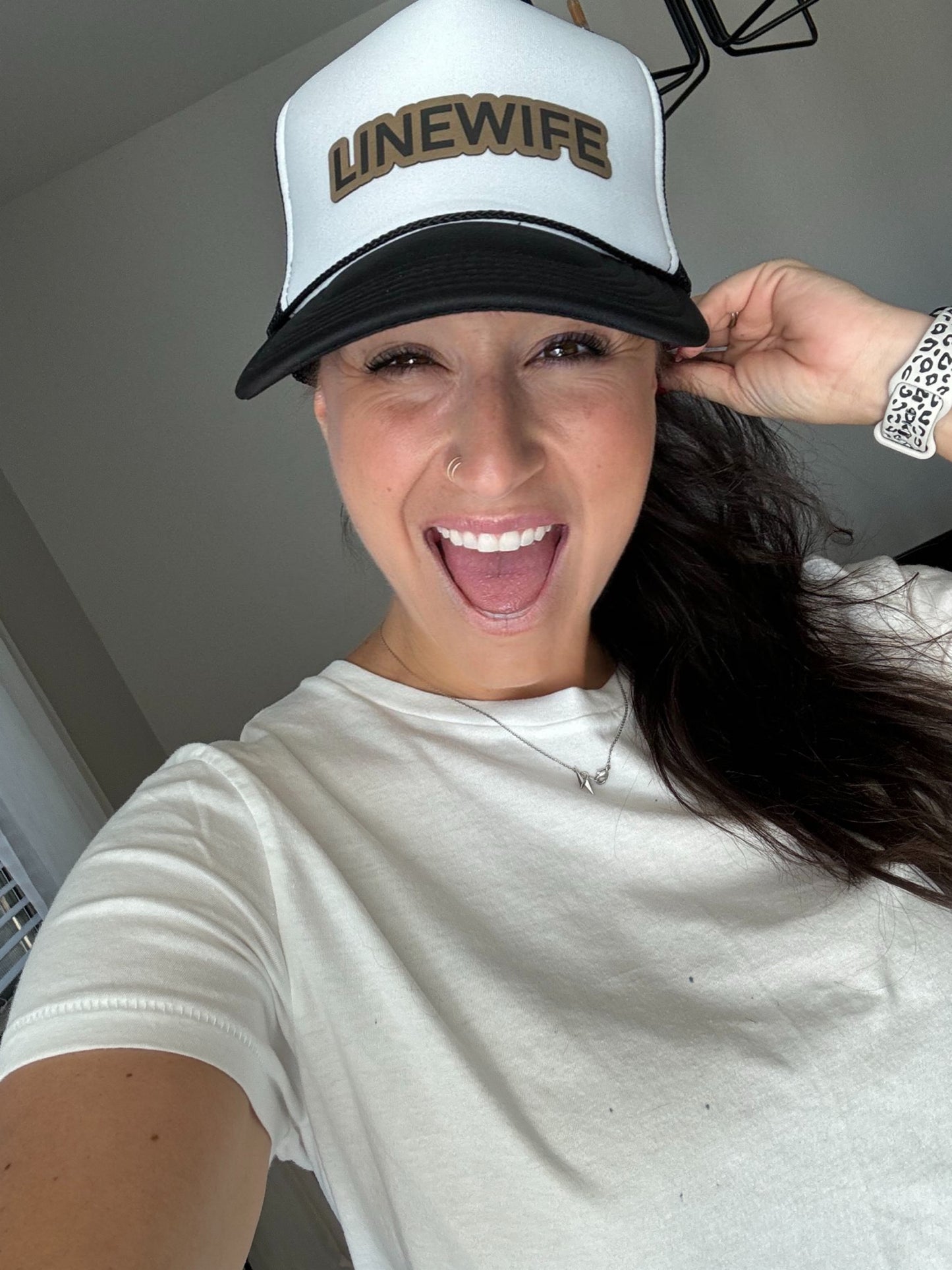 LINEWIFE Trucker